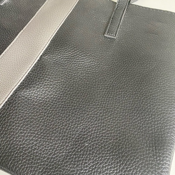 New without tags Vince Camuto tote bag - Picture 5 of 5